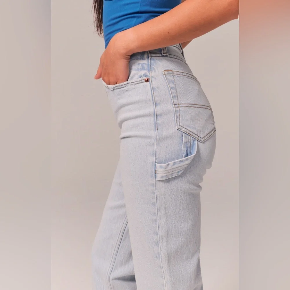 Abercrombie & Fitch Ultra High Rise 90s Straight Carpenter Jean - Picture 5 of 5